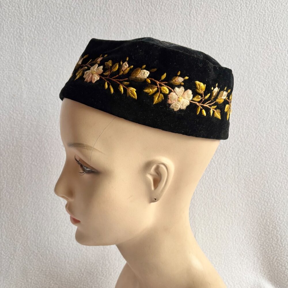 Antique Victorian Men's Hand Made Embroidered Smoking Cap - Picture 4 of 16